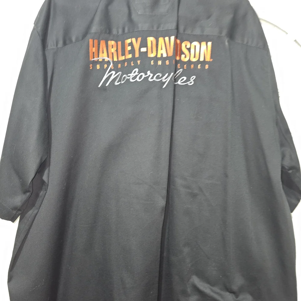 Harley-Davidson Black Short Sleeve Button-Up Shirt with Orange Logo Patches - Picture 7 of 8